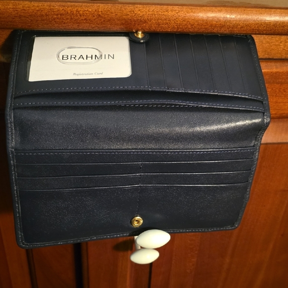 Elegant Blue and Cream Snakeskin Wallet - Picture 2 of 4